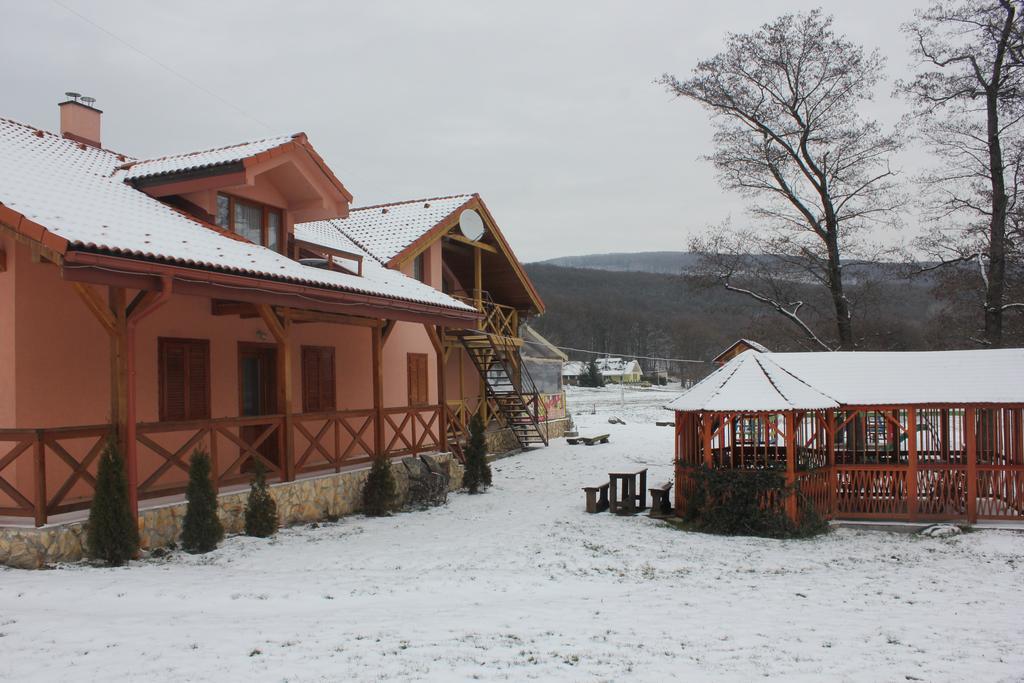 Apartmany Vinné Exterior foto